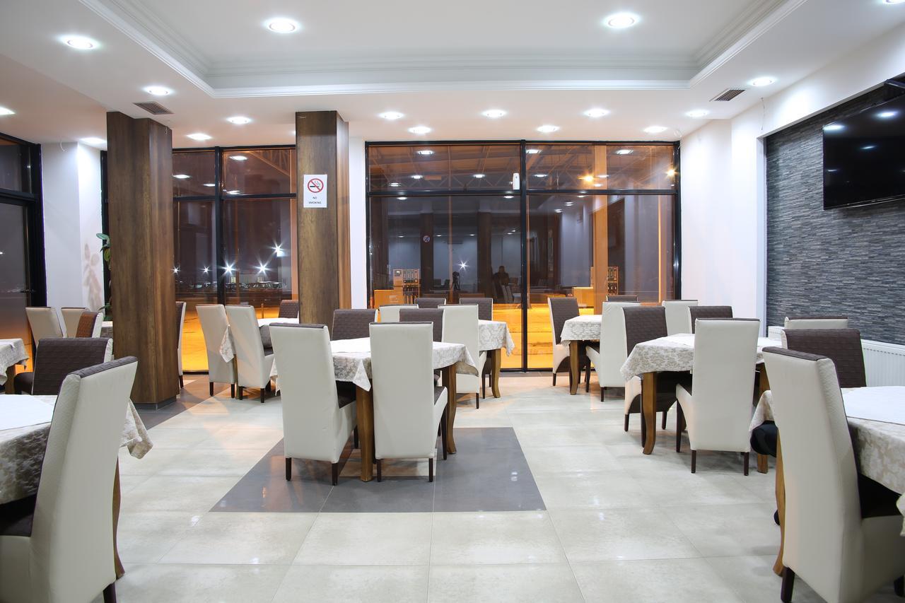 Hotel Rio Приштина Экстерьер фото