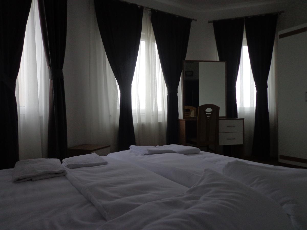 Hotel Rio Приштина Экстерьер фото