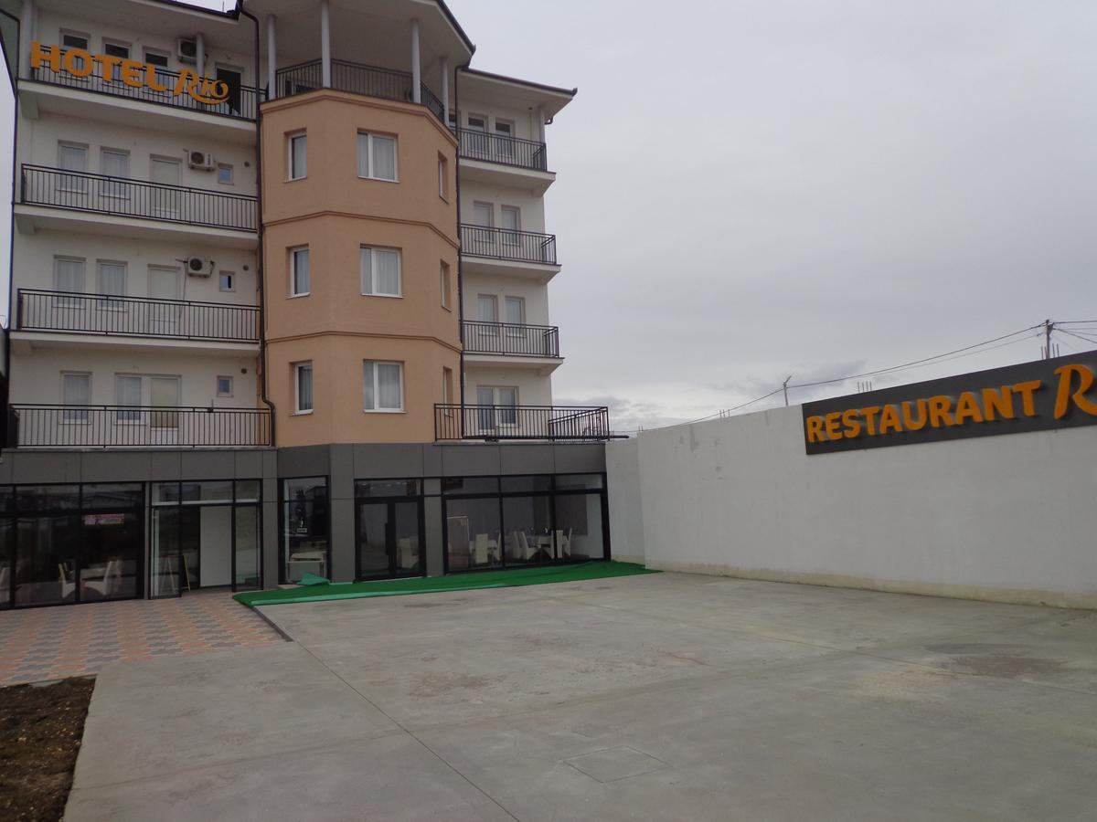 Hotel Rio Приштина Экстерьер фото
