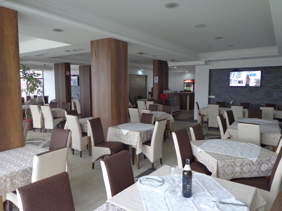 Hotel Rio Приштина Экстерьер фото