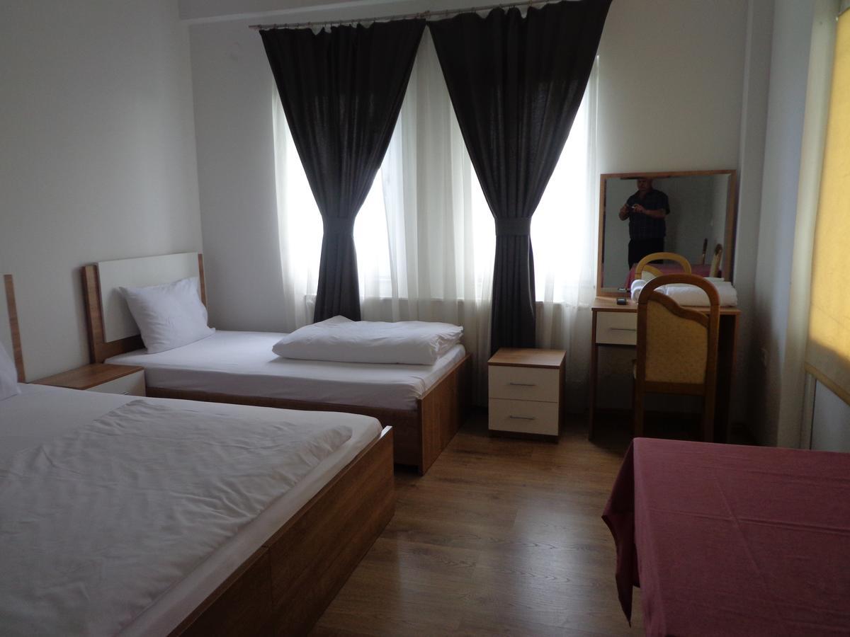 Hotel Rio Приштина Экстерьер фото