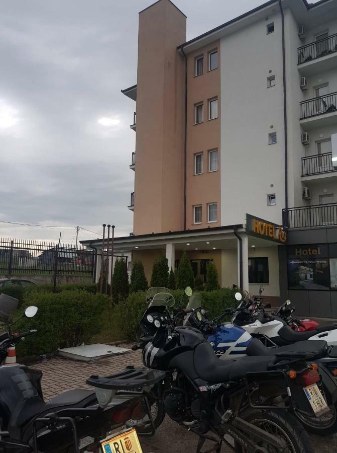 Hotel Rio Приштина Экстерьер фото